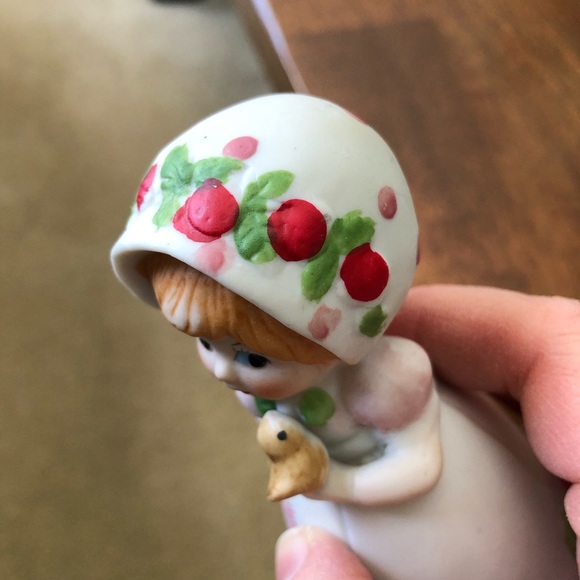 Vintage Jansco strawberry patches girl bell with bird and bunny - Picture 5 of 10